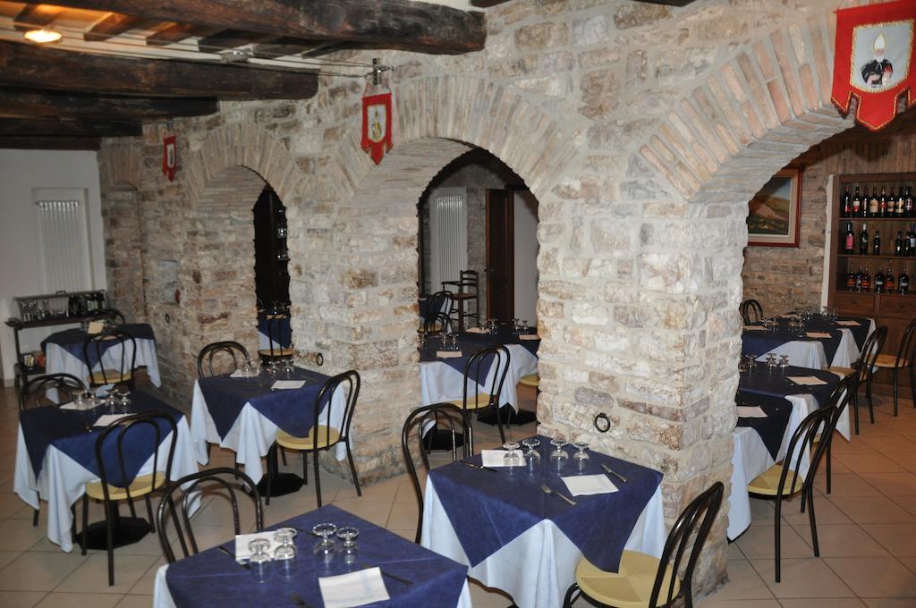 גוביו Hotel Tre Ceri מראה חיצוני תמונה