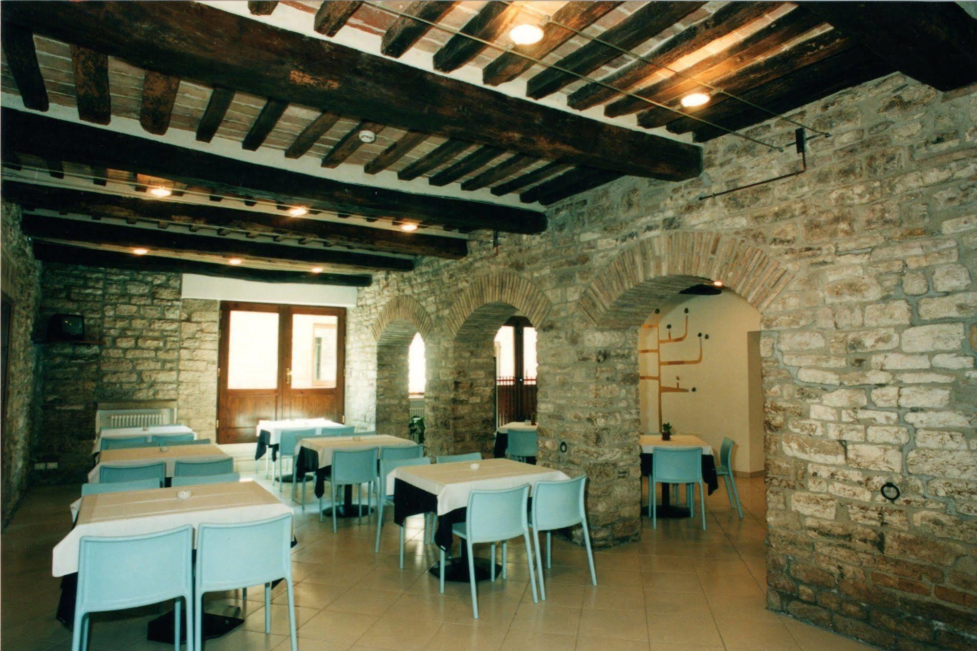 גוביו Hotel Tre Ceri מראה חיצוני תמונה